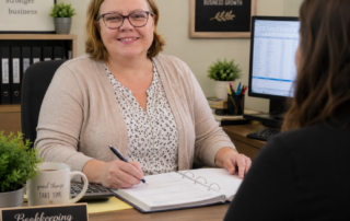 Professional bookkeeper providing online bookkeeping services to a small business client